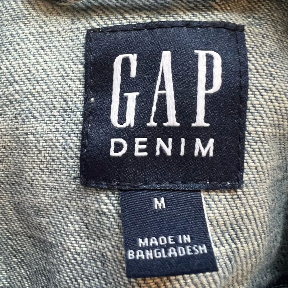 ☀️ GAP Denim Light Wash Jean Jacket Classic Trucker Style | Women’s Medium - Picture 7 of 14